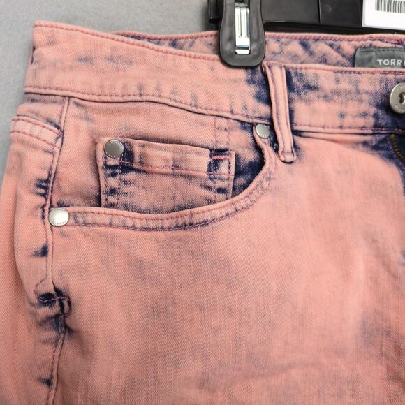 Torrid Pink Acid Wash Stretch Denim Jean Shorts Women's 12 Raw Fringe 33x4.5" - Picture 10 of 10
